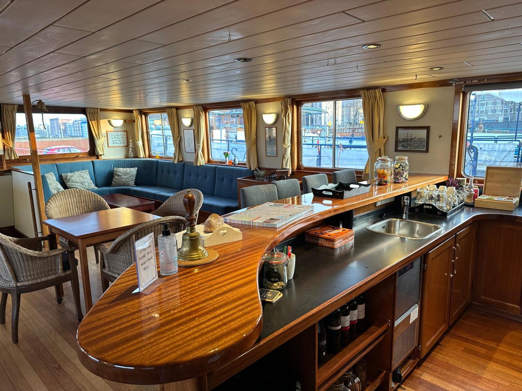 Hotelboat Angeline Amsterdam Exterior photo