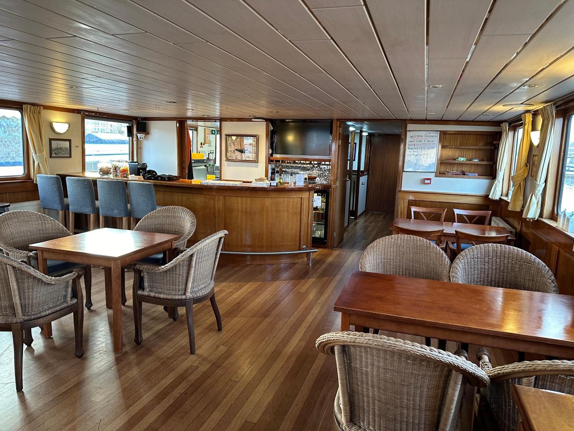 Hotelboat Angeline Amsterdam Exterior photo