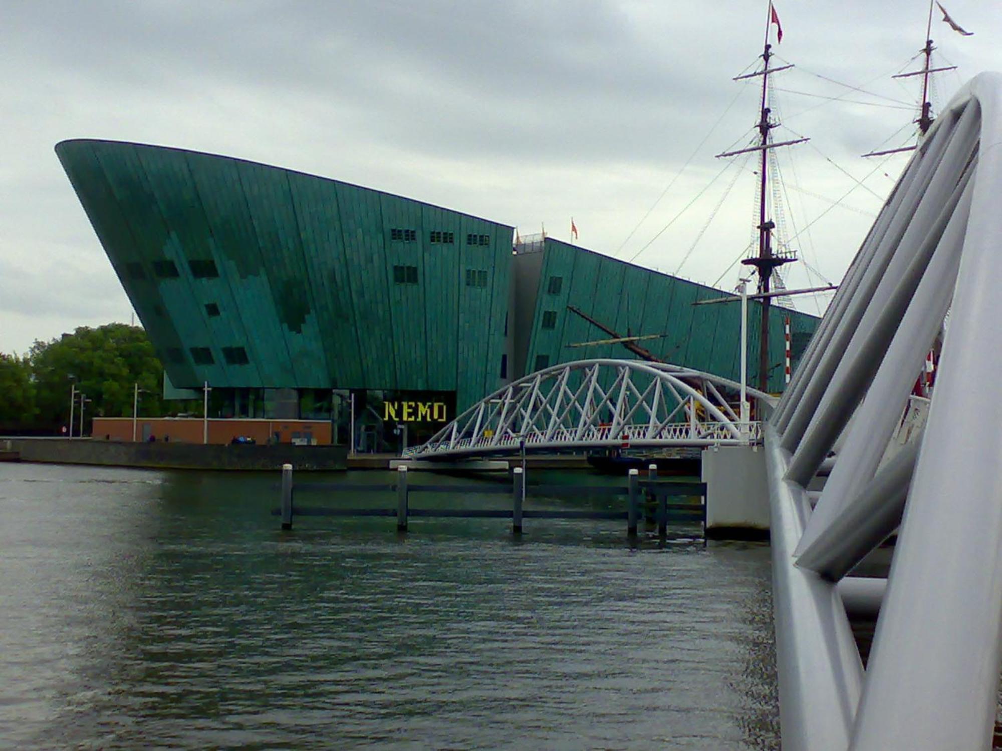 Hotelboat Angeline Amsterdam Exterior photo